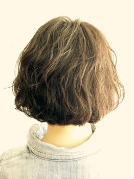 マブヘアーアンドメーク(mab hair&make)の写真/ちょっとしたおでかけでもおしゃれにキマる♪カジュアルも上品もスタイルに合わせて演出できるmabのパーマ