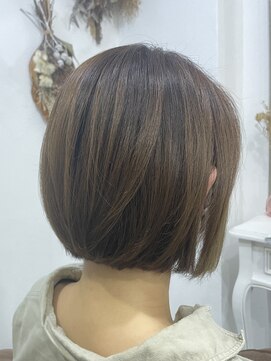 リロ(Lilo) 切りっぱなしボブ