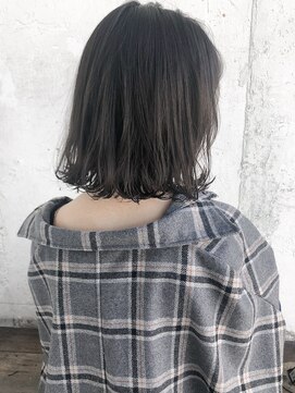 ルティア(Lutia) 透明感ダークアッシュ