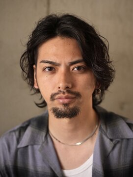 オルト(Altn) 大人の黒髪ミディアムロング波巻きパーマツイストスパイラルヘア