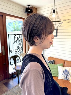 リリー(Lily) 耳掛けできる＊前下がりショートボブ