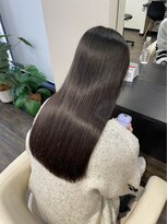 ヨンセンチメートルヒロサカ(4cm HIROSAKA)&nbsp;髪質育成縮毛矯正