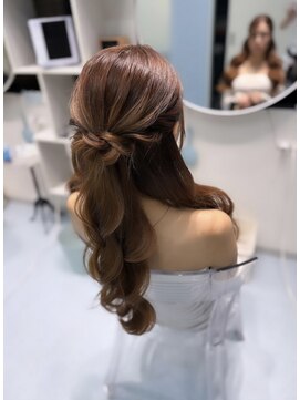 ワンス バイ エメ(ONCE by am'e) ハーフアップ