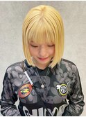 ハイトーンブロンド×切りっぱなしボブ