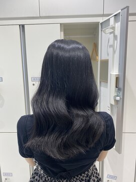 ビブ(VIV) 韓国/レイヤーカット/ブルーブラック/透明感