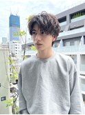 緩めパーマ×無造作センターパート