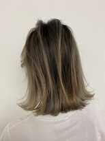 イキ 表参道(iki omotesando)&nbsp;モード/無造作ウェーブ/大人ガーリー[表参道駅]