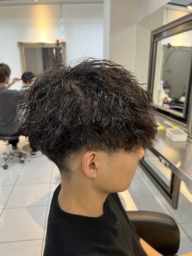 アイズ 海老名(AIZU) ツイストスパイラルパーマ メンズマッシュ マッシュパーマ