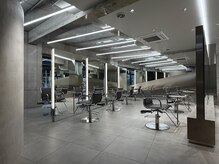 MIES【ミース】の雰囲気(難波の大型路面店/難波/心斎橋/南船場)