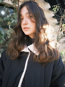 外国人風ウェーブロング