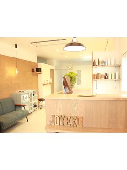 アットホームな雰囲気なので、なりたいスタイル等も話しやすい◎初めての方も気軽にご来店ください♪