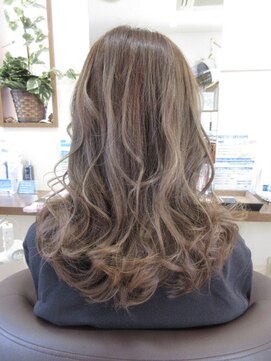 コアフィールフィス(COIFFURE fils) 【見附・今町】外国人風ダブルカラー