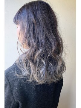 エル セルカ 高田馬場(el CERCA) 外国人風ホワイトグレージュグラデーションカラー【高田馬場】