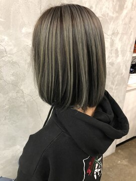 ウシワカマルイースト(ushiwakamaru East) ホワイトバレイヤージュ