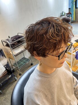 ビハインドザカーテン(BEHIND THE CURTAIN) マッシュレイヤーショート×くせ毛風無造作パーマ