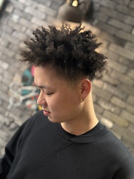 スリーセント 栄(3/cent) スパイキーショートアフロ