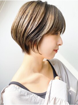 ヴィラ 雲雀丘花屋敷店(Villa) 髪質改善トリートメント艶感ショートヘア