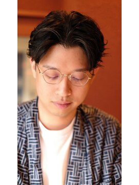 ダウバーバーショップ 銀座(DAU BARBER SHOP) ナチュラルセンターパート　パーマ