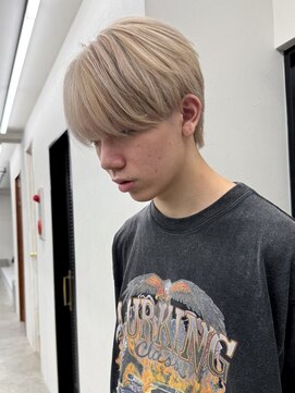 アンドワークス カシワ(&WORKS kashiwa) プラチナベージュのハイトーンマッシュ