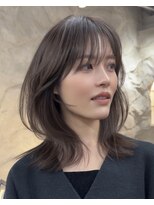 ネイト(Neit) ミディアムレイヤーカットグレージュカラー