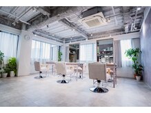オリスト 亀戸(Orist)の雰囲気（駅徒歩10秒　可愛らしく落ち着いた空間でゆったりお過ごし下さい）