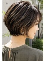 エアフローアンビシャン(AIRFLOW AMBITION)&nbsp;40代｜艶カラーで楽しむ大人ショート