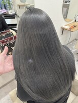 チザン(TIZAN)&nbsp;艶感グレーカラー×ストレートロング