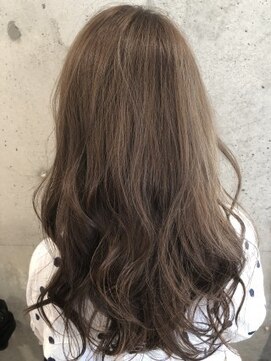 ヘアーアンドメイク ファット(Hair&Make PHAT) モカベージュハイライトカラーゆるふわロング20代30代