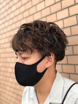 サン 都賀店(san) 刈り上げセンターパート/ブルーブラック/フェザーパーマ/都賀