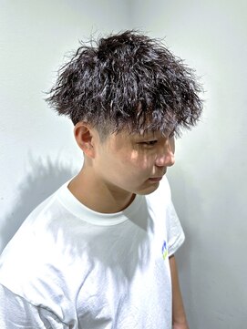 ノイセル 西本町(Noisyle) フェザーパーマスパイキーショートブルーブラックサーフカールｙ
