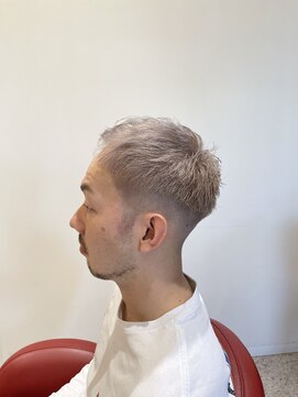 レイニシーエスエス(Rei2css) ハイトーン｜ブリーチ｜シルバーヘア