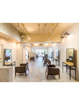 大人女性のお悩みを解決に導く美髪とショート！話題の美髪チャージ、資生堂サブリミックも取り扱いあり◎