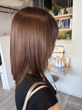 明るめベージュ