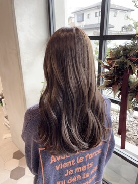 リベラル(liberal) くすみベージュロング レイヤー リバース巻き【20代/30代】