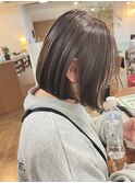 内巻きボブ/グレージュカラー