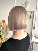 ブリーチカラー/ミルクティーベージュ/切りっぱなしボブ