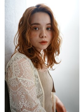 プラグ バイ ネオリーブ(plug by neolive) 下ろしてもアレンジしても可愛い万能ミディ♪