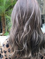 カルフール ロコ 草加西口店(Carrefour LOCO) 髪色に悩み中のあなたにすすめたいサファイアベージュ