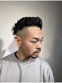 東京　ハード　パーマオールバック　いかつい髪型スキンフェード