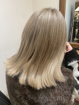 マキラ(MAKIRA)&nbsp;ハイトーン×ボブ