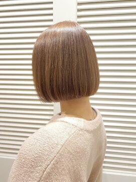 エイト新宿店(EIGHT shinjuku) ぷつっとボブミルクティーカラー