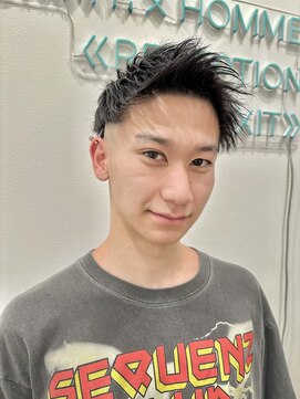 ロミーオム 本厚木(ROMMY. Homme) 刈り上げツーブロックフェードアップバングショートメンズヘア