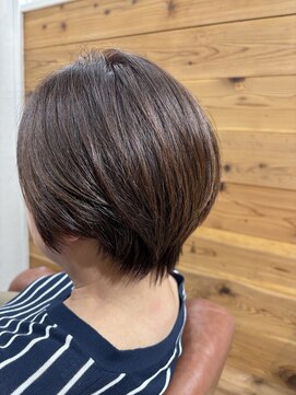 リーク(LEEK) すっきりショートで涼しげスタイル☆