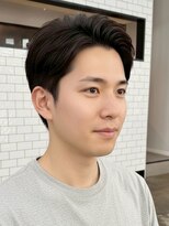 ミュージアム(MUSEUM)&nbsp;爽やかメンズかき上げスタイル　２ブロック／センターパート