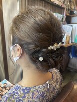 オーバーキャプテンネイキッド(OVER CAPTAIN NAKED) お呼ばれヘア シニヨンスタイル