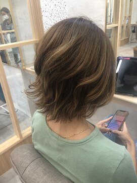 アヴァンセスパスリードット(Avance Spa three.) 大人目ショートレイヤー