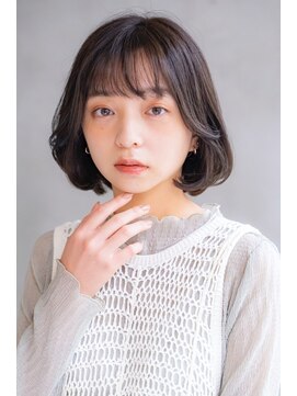 エイミー(Aimee) Aimee 町田 くびれ巻きボブ×モノトーングレー