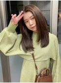 顔周りのレイヤーロングヘア