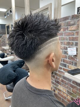 ライズヘアー(RISE HAIR) スキンフェード＋ライン