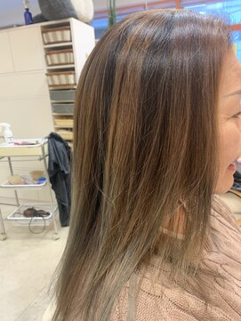 イーズ(ease) 50代ロングヘア